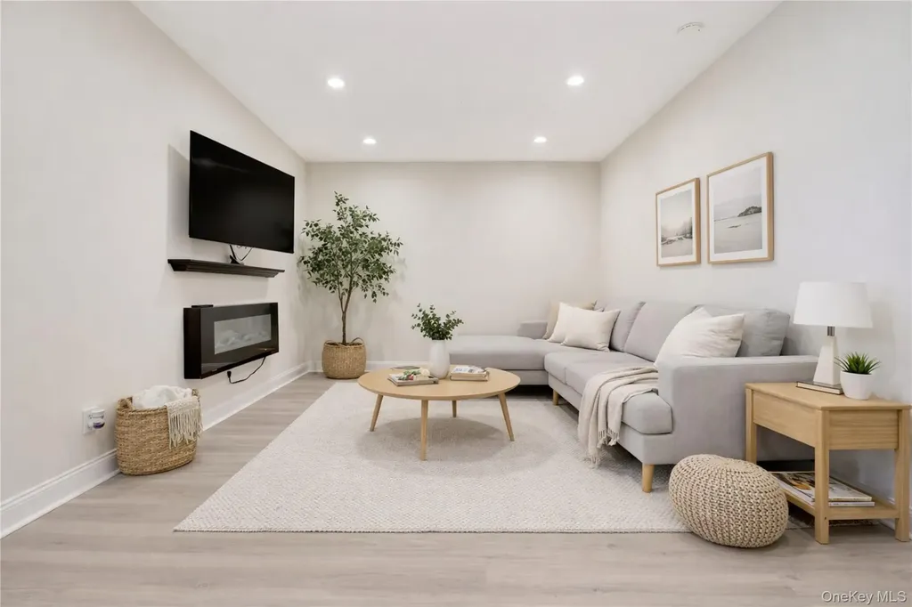 819 Broadway Woodmere NY 11598