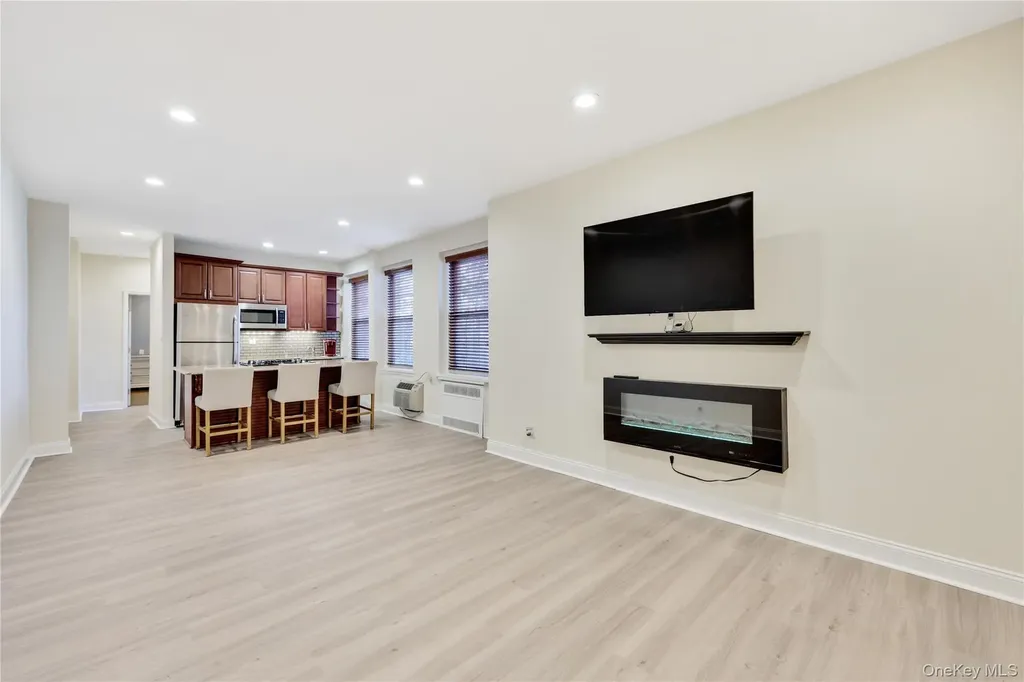 819 Broadway Woodmere NY 11598