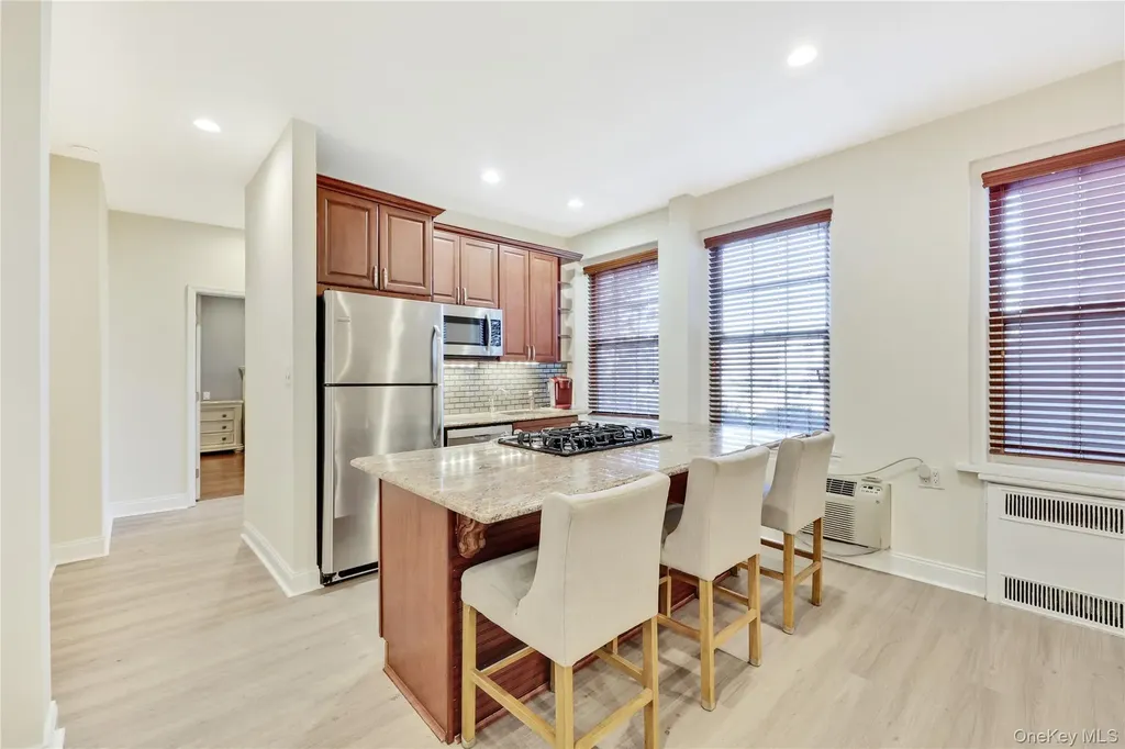 819 Broadway Woodmere NY 11598