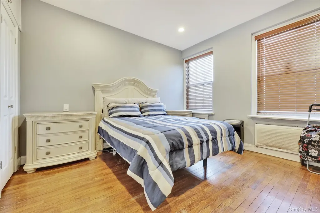819 Broadway Woodmere NY 11598