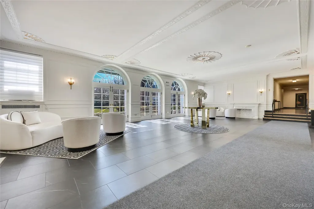 819 Broadway Woodmere NY 11598