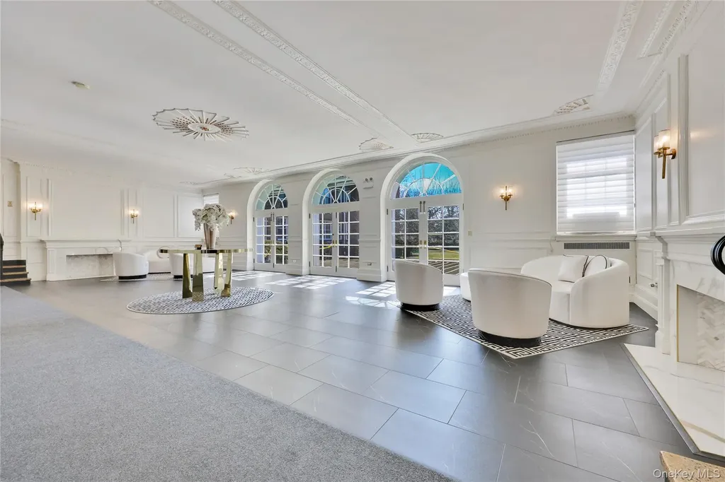 819 Broadway Woodmere NY 11598