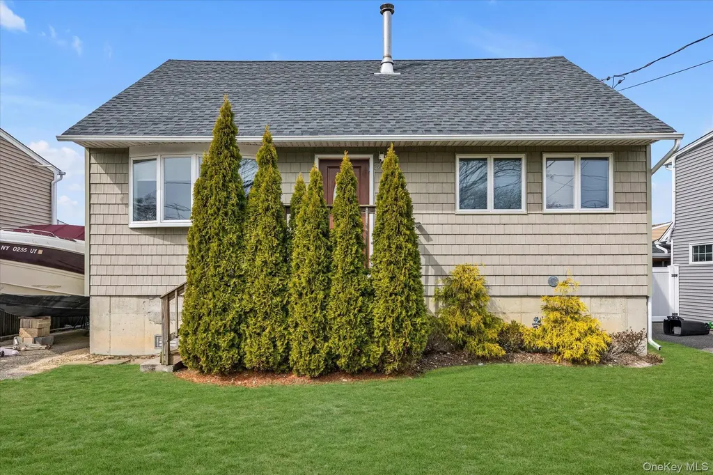 2542 Wantagh Avenue Wantagh NY 11793