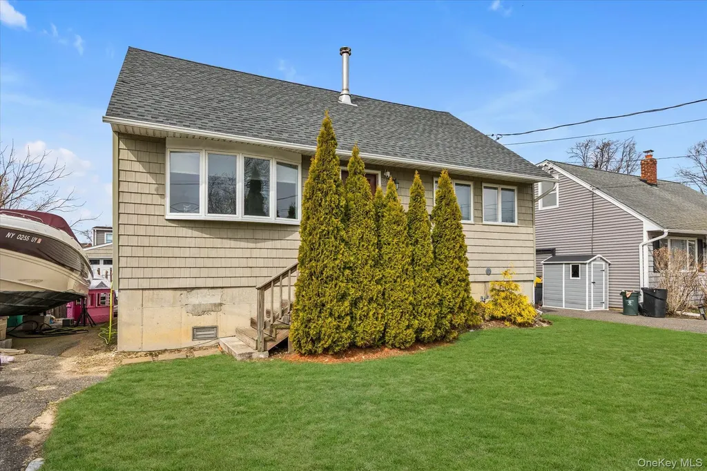 2542 Wantagh Avenue Wantagh NY 11793