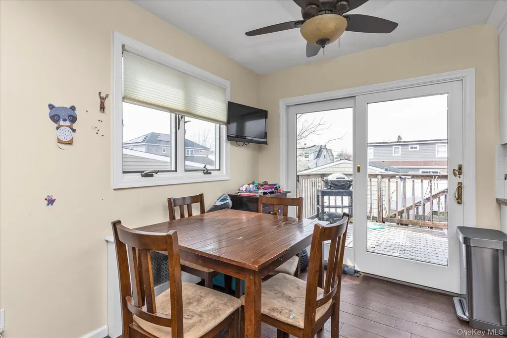 2542 Wantagh Avenue Wantagh NY 11793