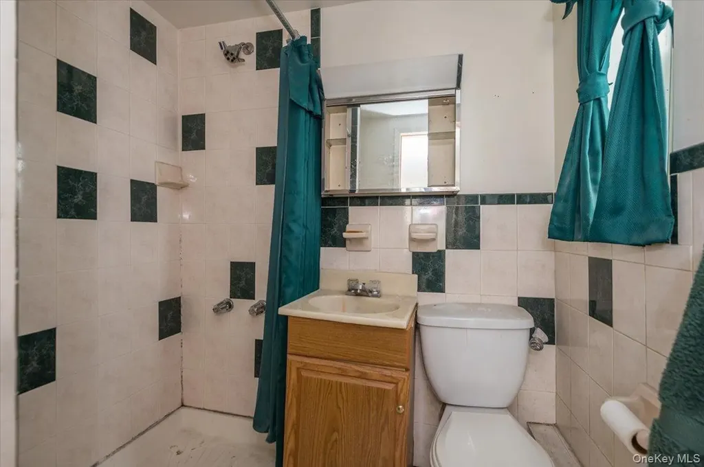 249 Quincy Avenue Bronx NY 10465