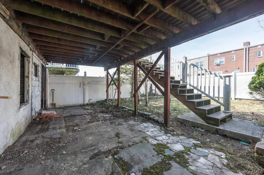249 Quincy Avenue Bronx NY 10465