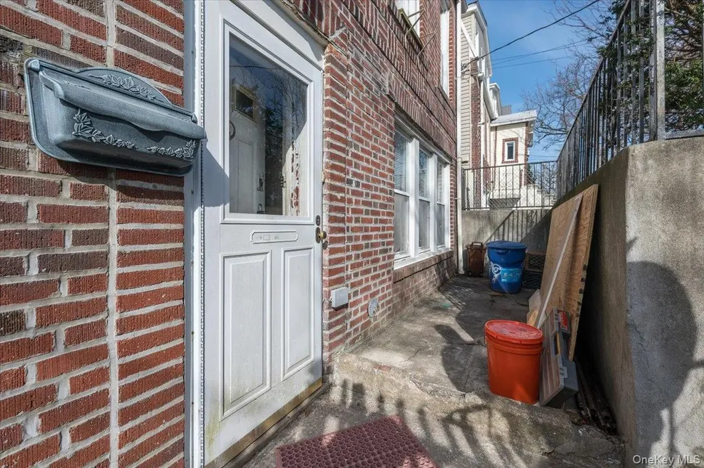 249 Quincy Avenue Bronx NY 10465