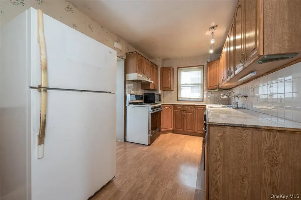 249 Quincy Avenue Bronx NY 10465