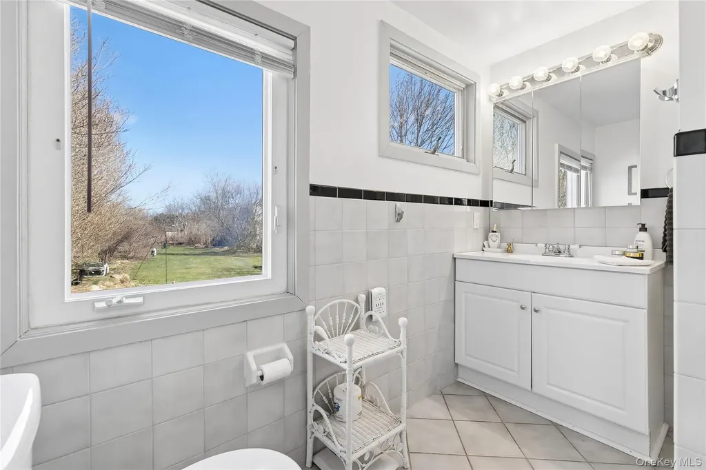 20 Mitchell Road Westhampton Beach NY 11978