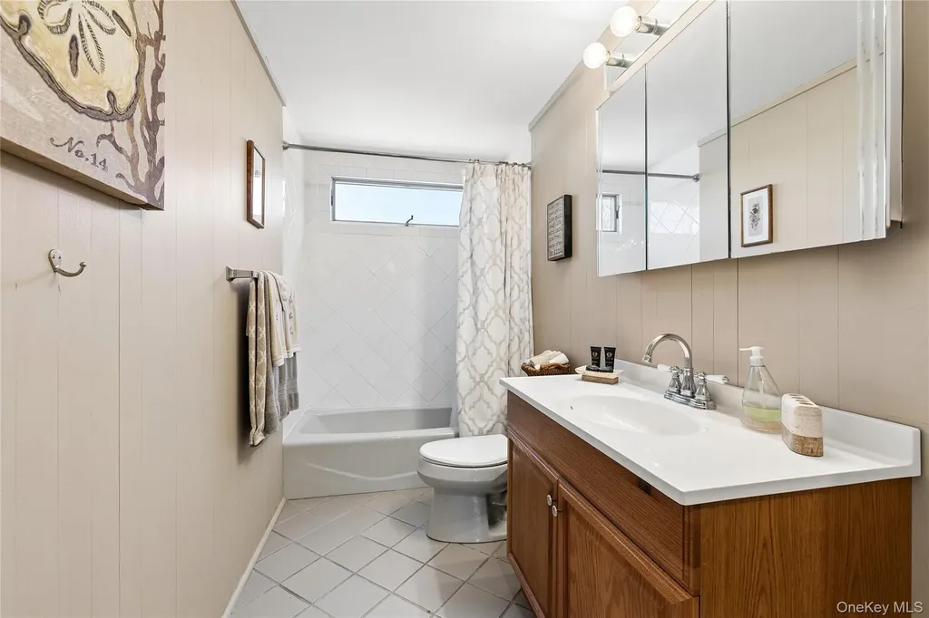 20 Mitchell Road Westhampton Beach NY 11978