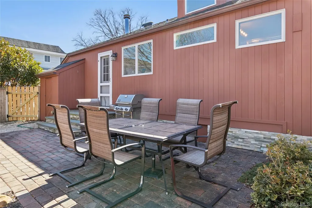 20 Mitchell Road Westhampton Beach NY 11978