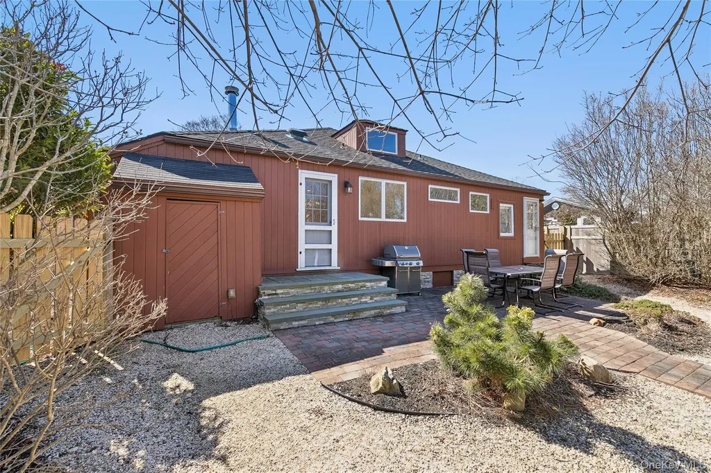 20 Mitchell Road Westhampton Beach NY 11978