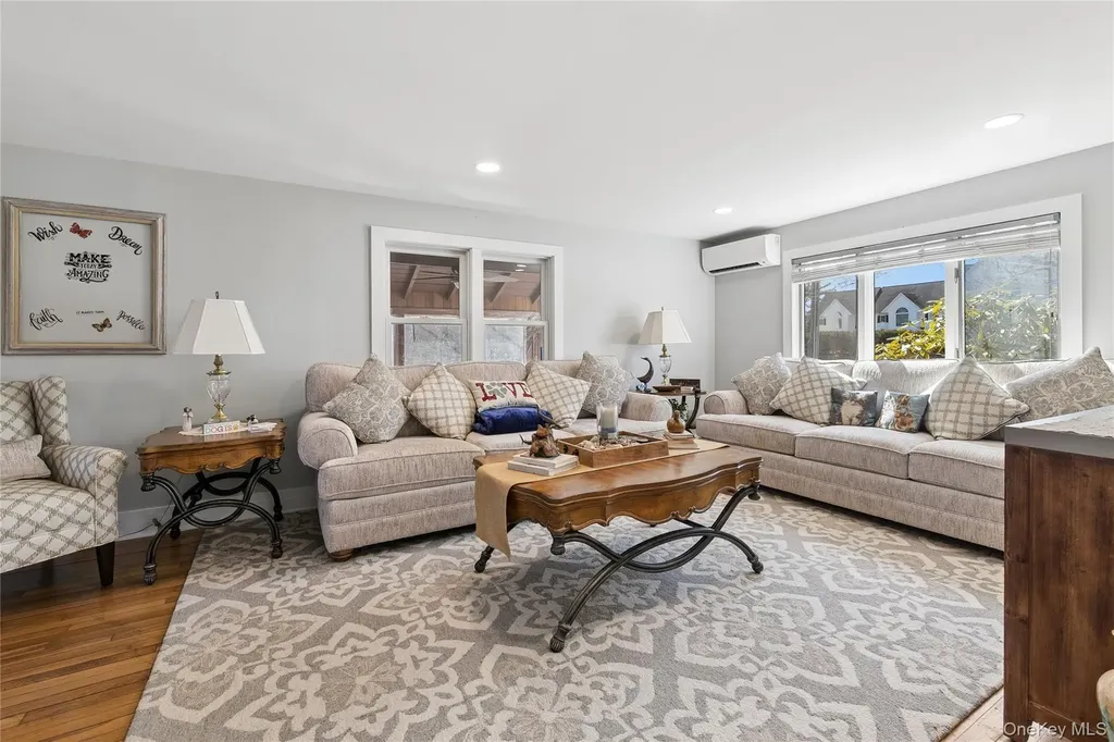 20 Mitchell Road Westhampton Beach NY 11978
