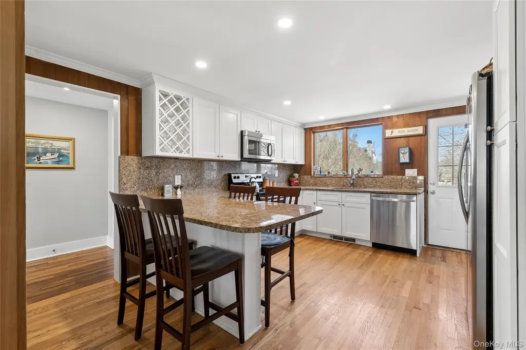 20 Mitchell Road Westhampton Beach NY 11978