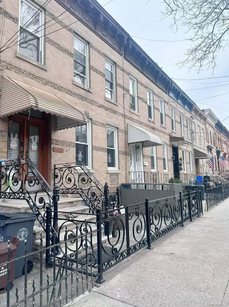 74-25 64th Place Ridgewood NY 11385
