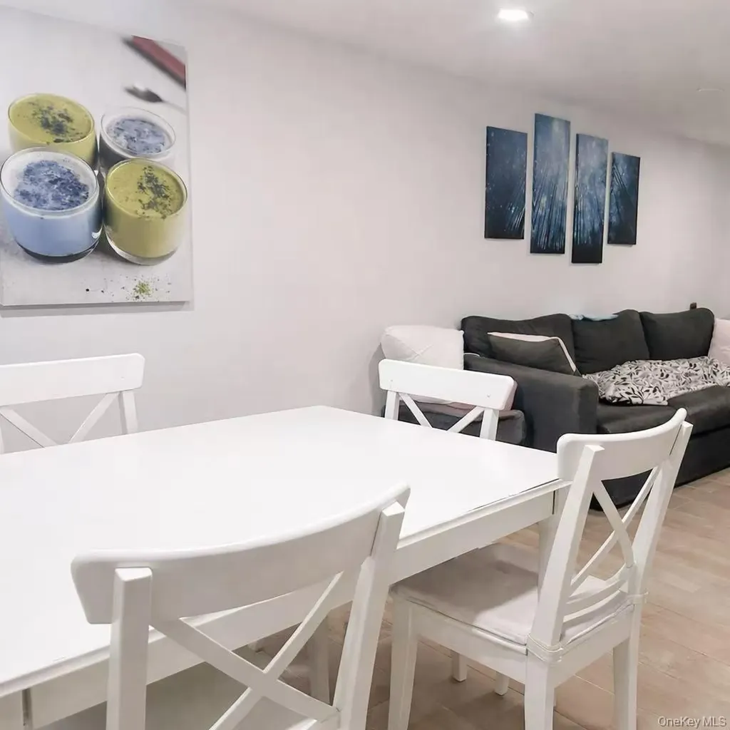 74-25 64th Place Ridgewood NY 11385