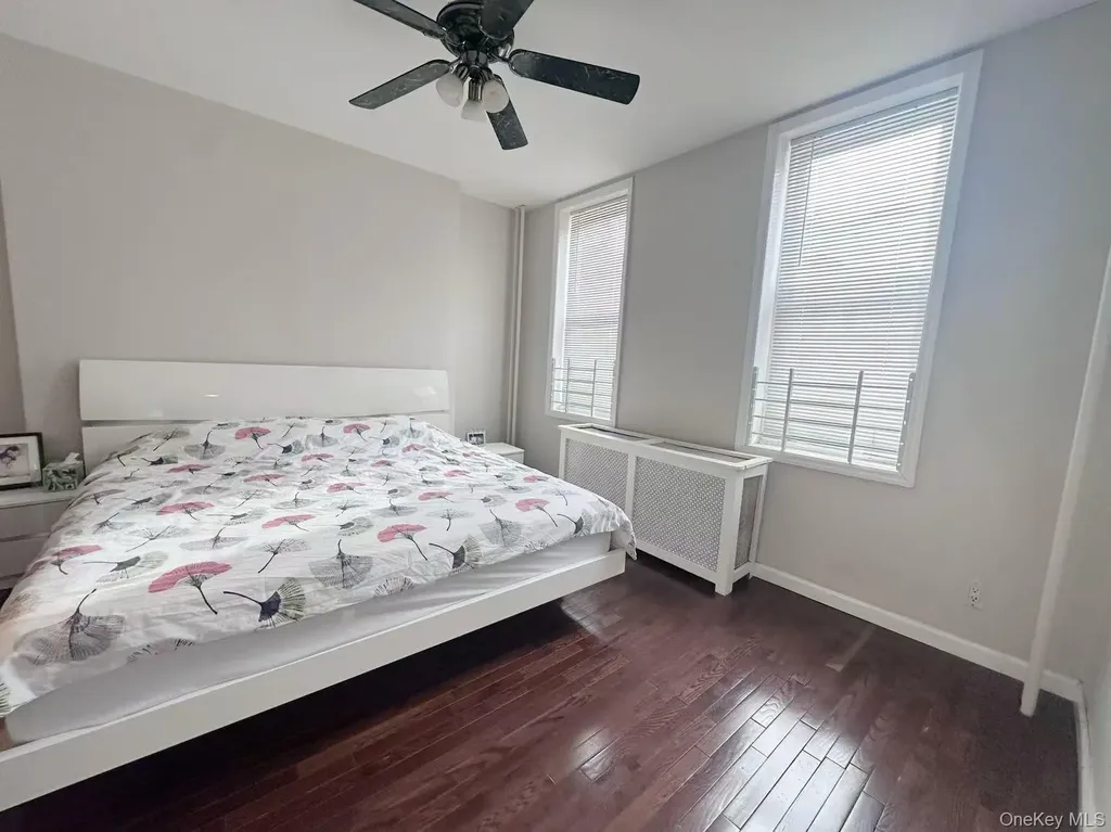 74-25 64th Place Ridgewood NY 11385