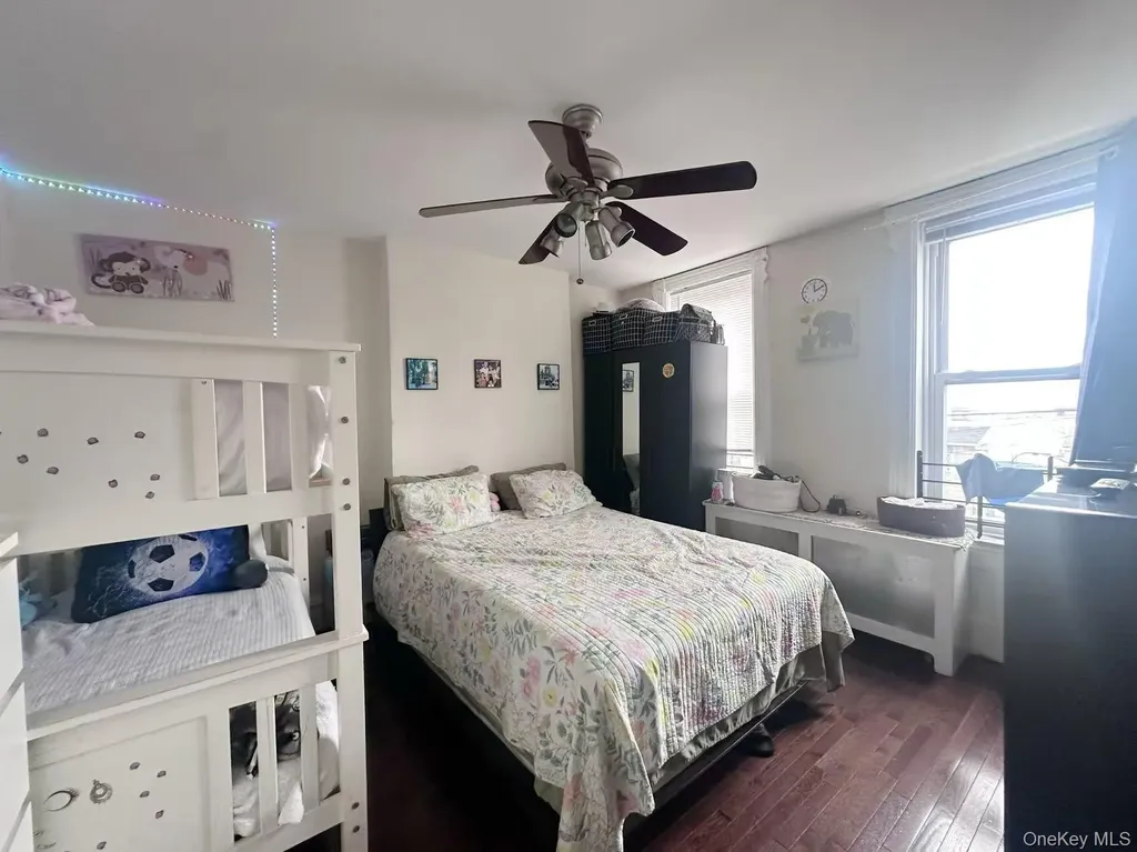 74-25 64th Place Ridgewood NY 11385