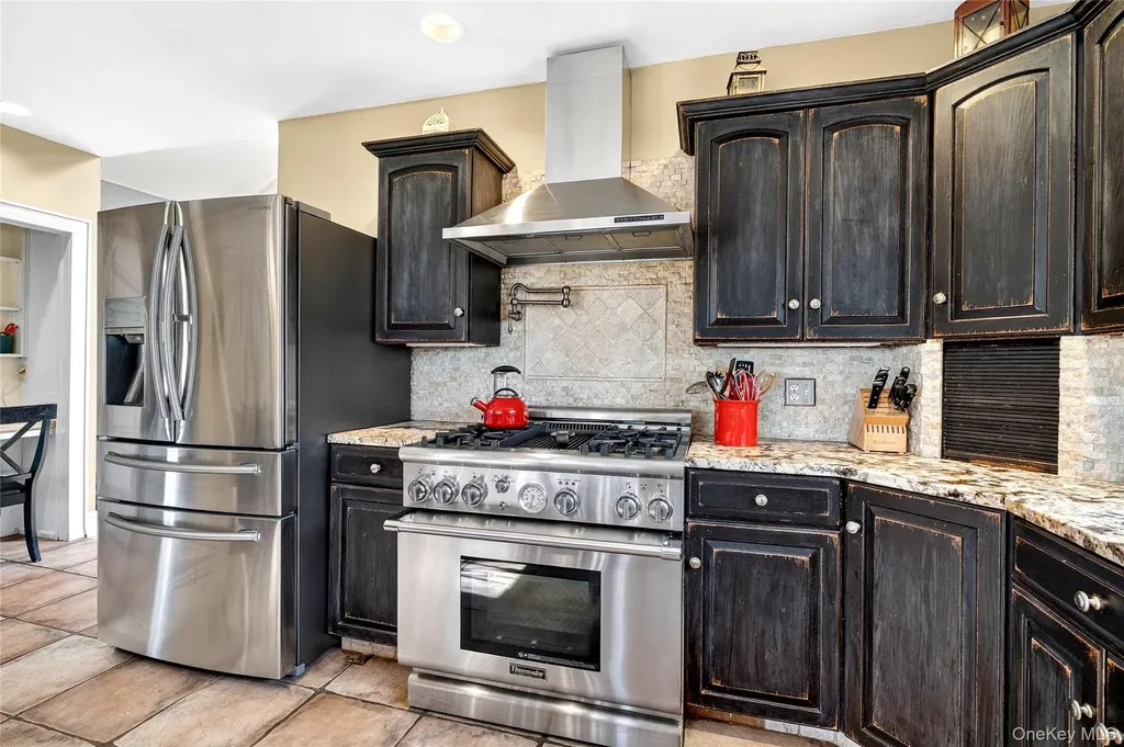77 Hunt Avenue Pearl River NY 10965