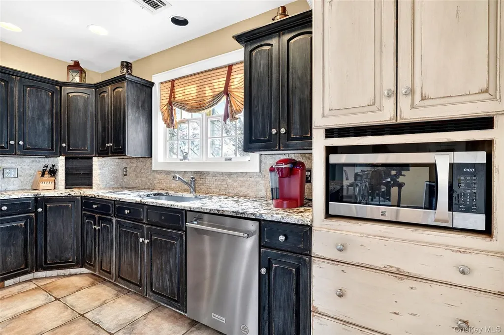 77 Hunt Avenue Pearl River NY 10965