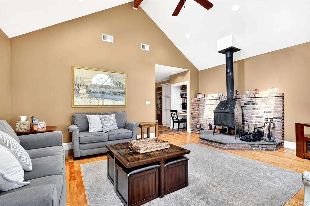 77 Hunt Avenue Pearl River NY 10965