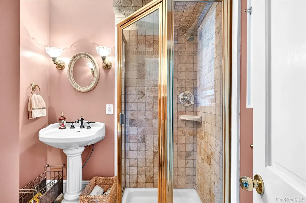 77 Hunt Avenue Pearl River NY 10965