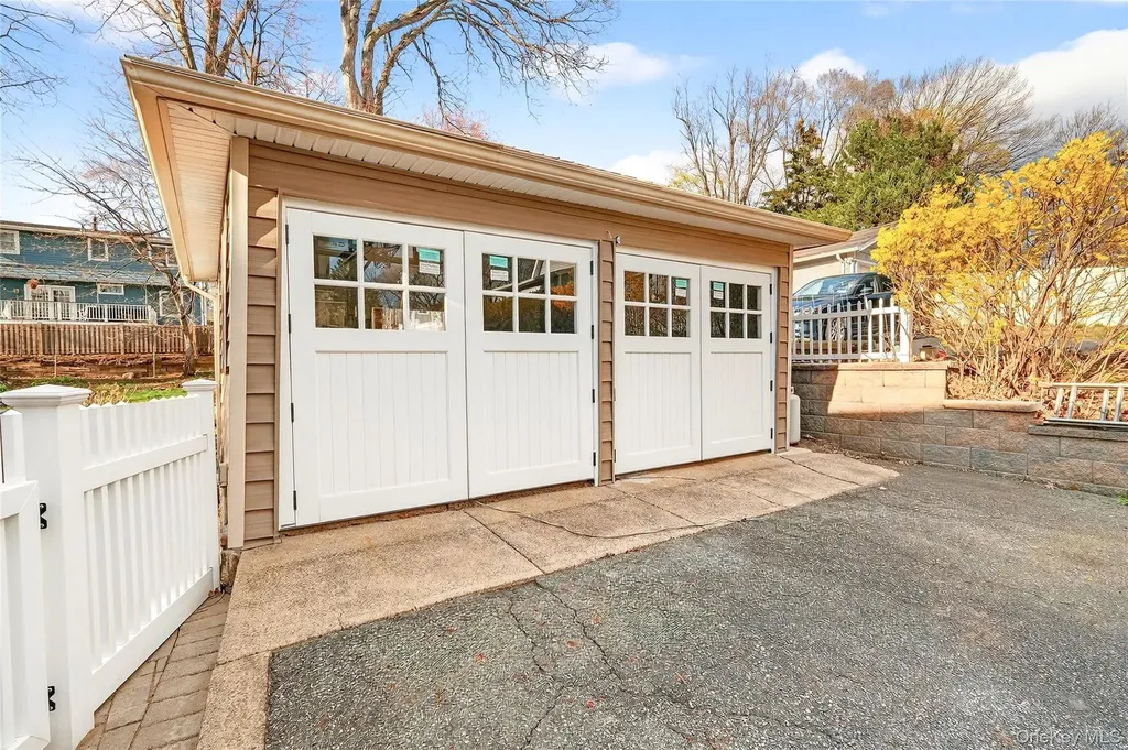 77 Hunt Avenue Pearl River NY 10965