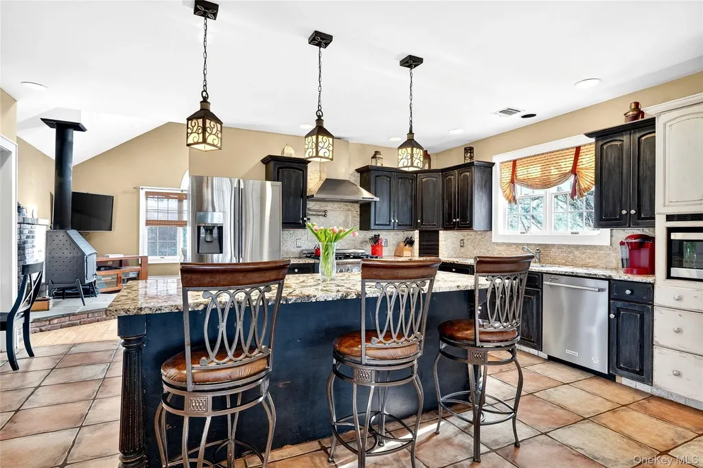 77 Hunt Avenue Pearl River NY 10965
