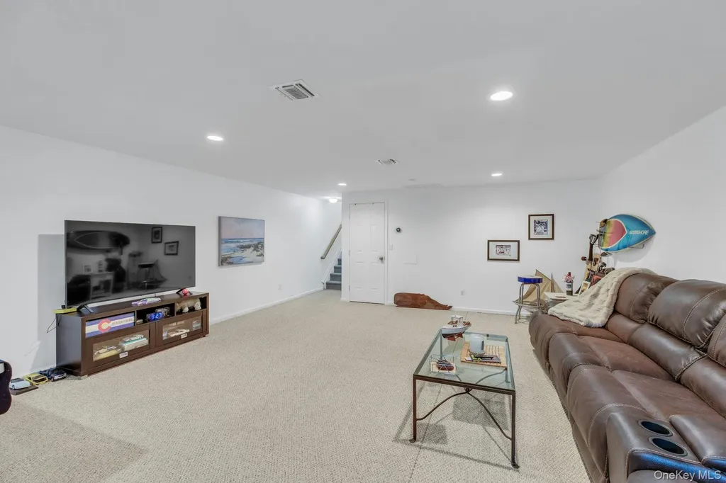 123 Jackie Court Patchogue NY 11772