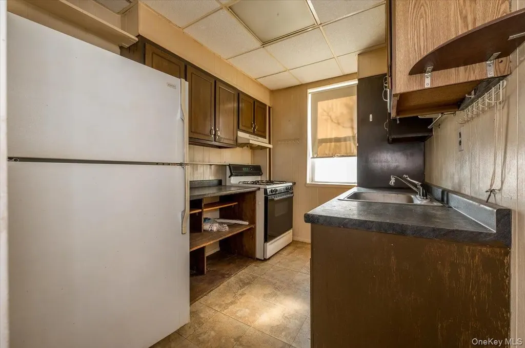 836 Edison Avenue Bronx NY 10465
