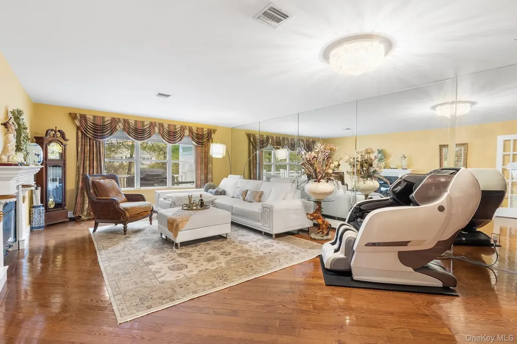 1 Northridge Circle Huntington NY 11743