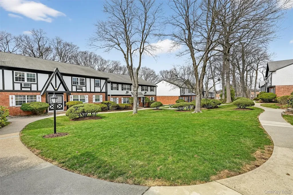 95 Parkside Drive Suffern NY 10901