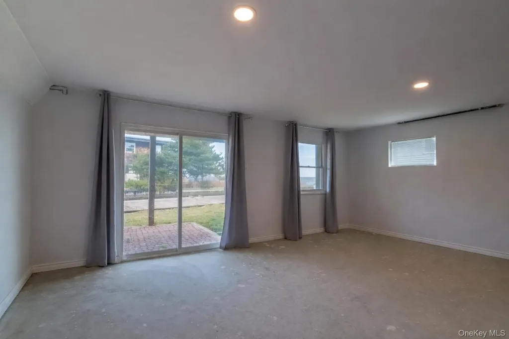 125 S Bay Drive Babylon NY 11702