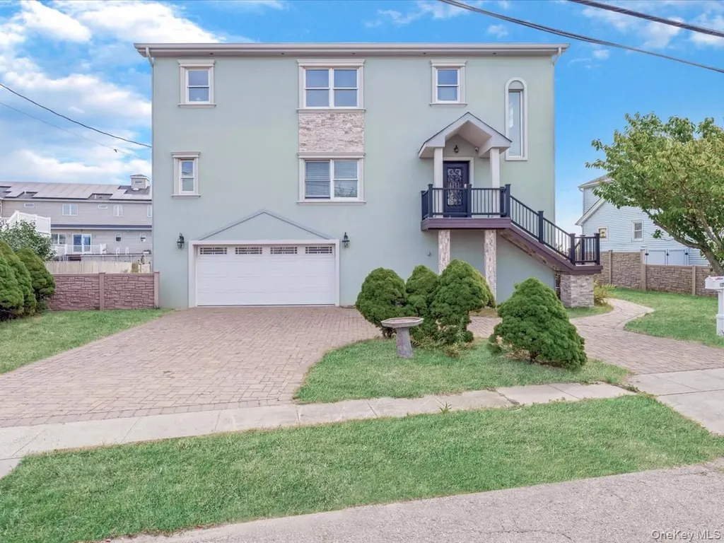 125 S Bay Drive Babylon NY 11702