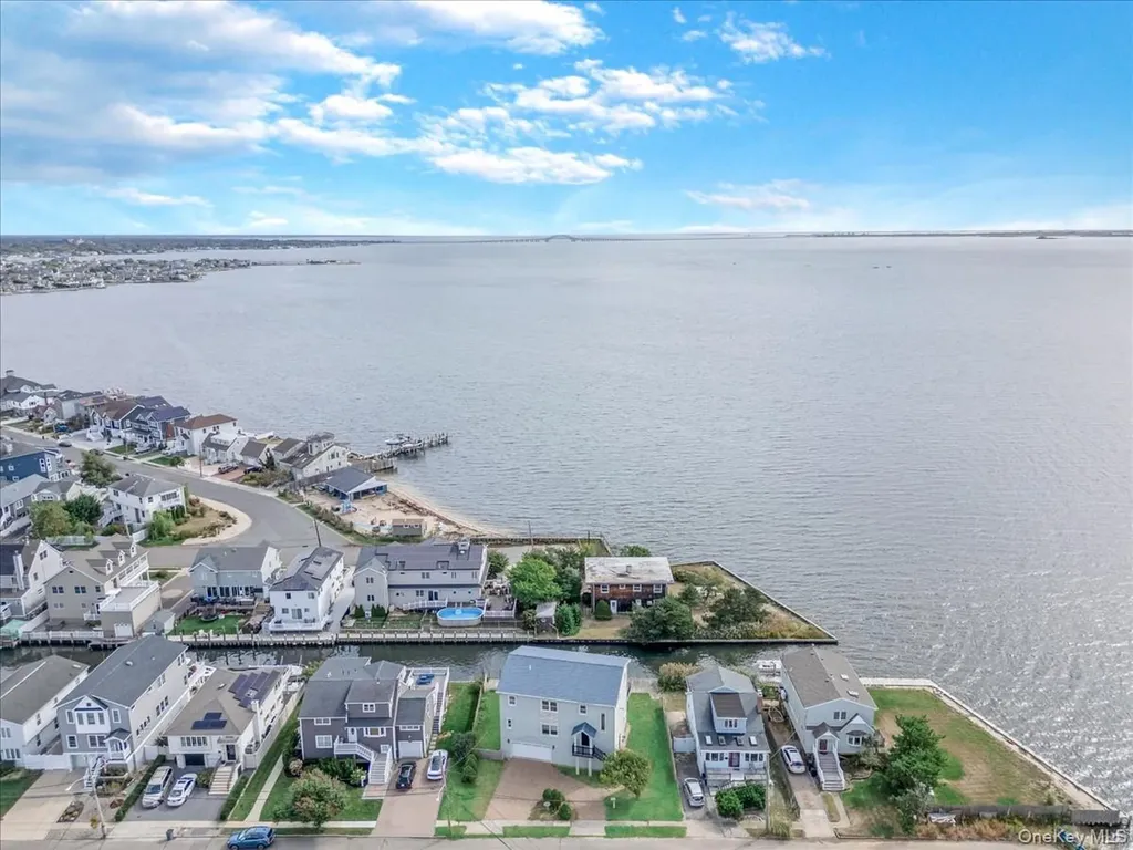 125 S Bay Drive Babylon NY 11702
