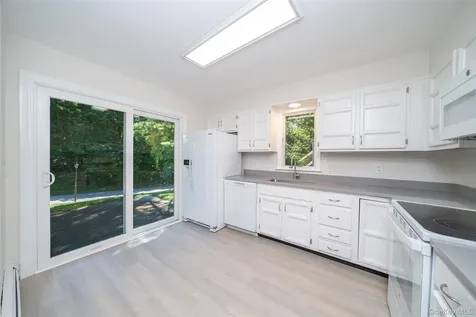 10 Grove Mews Chappaqua NY 10514