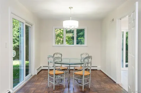 10 Grove Mews Chappaqua NY 10514