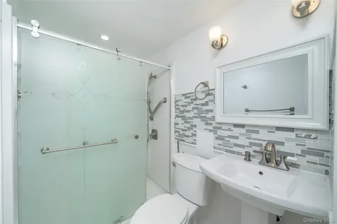 10 Grove Mews Chappaqua NY 10514
