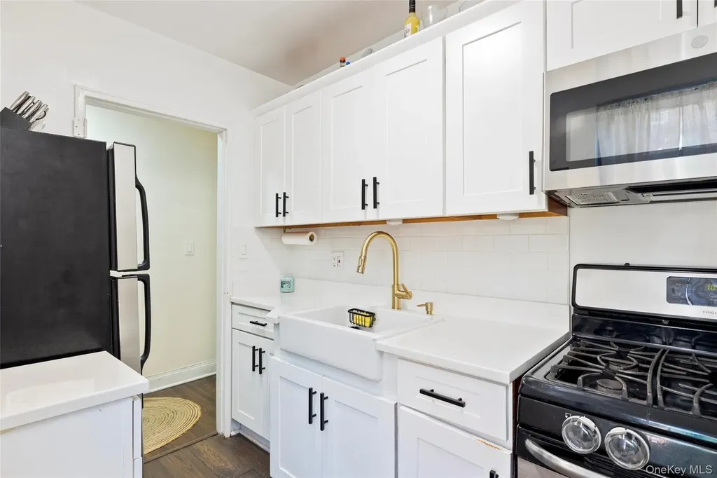 5225 39th Road Woodside NY 11377