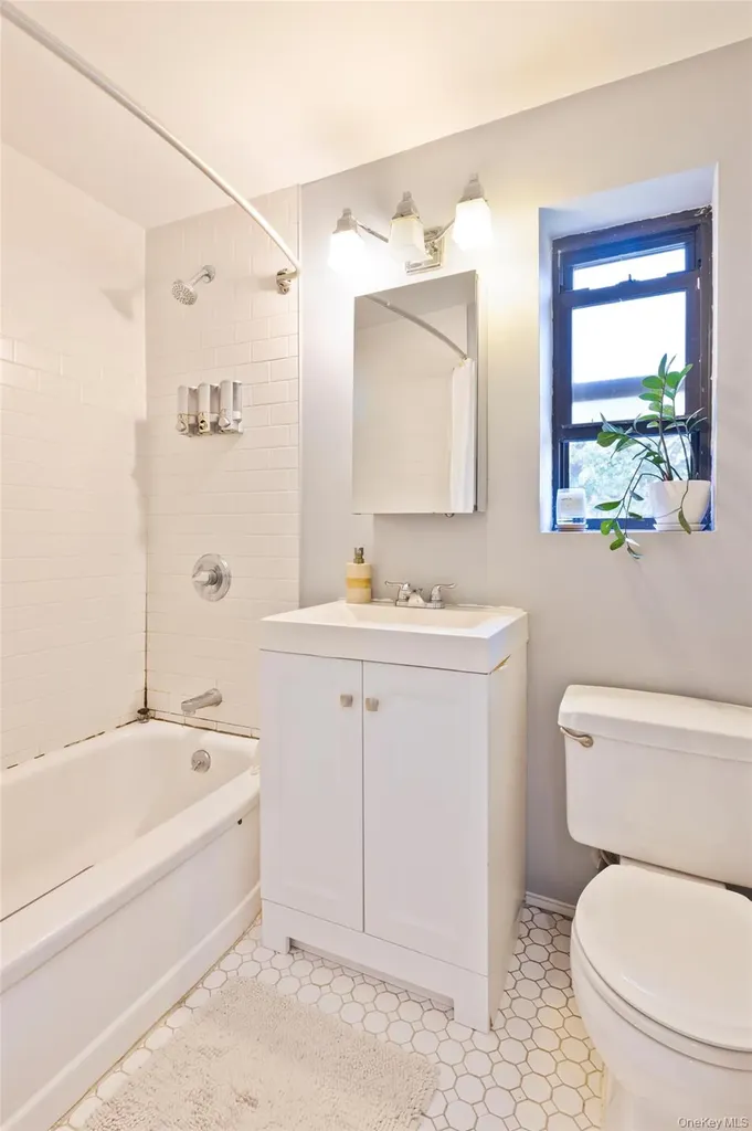 5225 39th Road Woodside NY 11377
