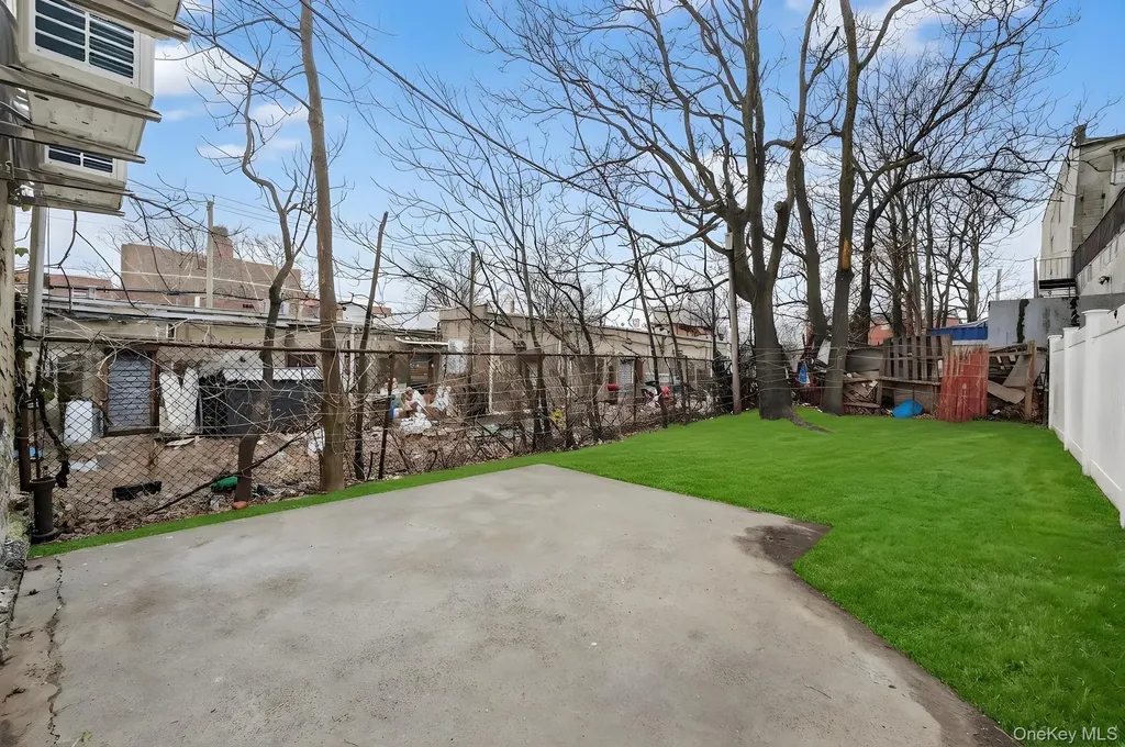 1060 E 228th Street Bronx NY 10466