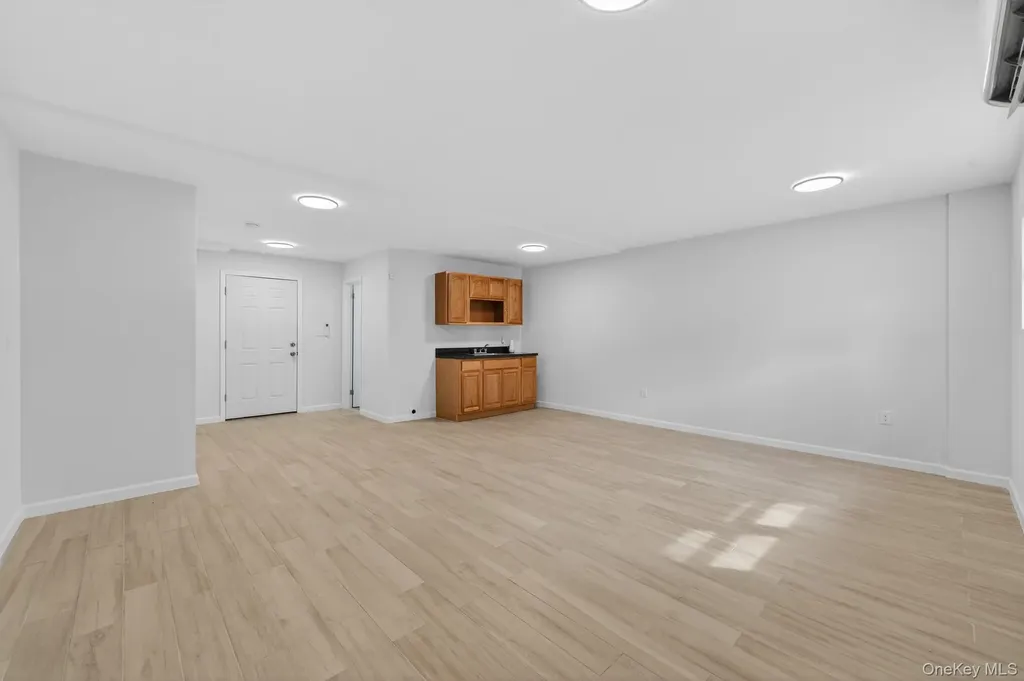 1060 E 228th Street Bronx NY 10466