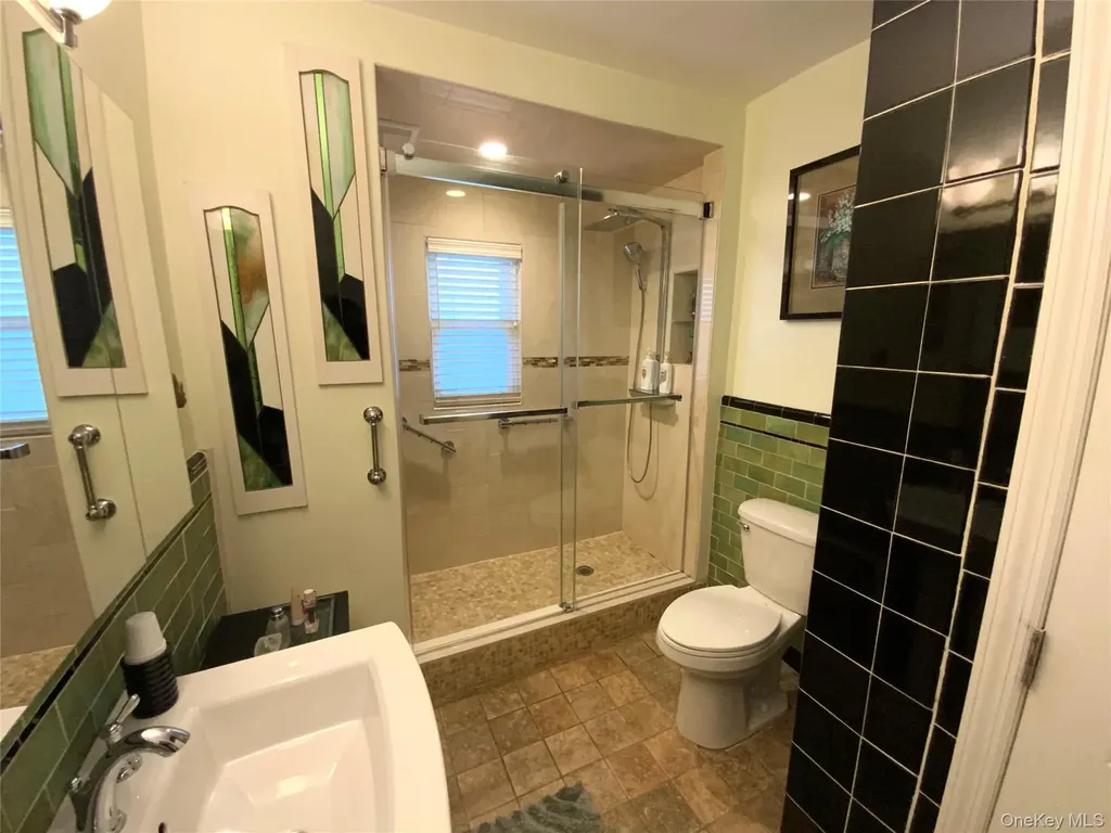 4705 189th Street Flushing NY 11358