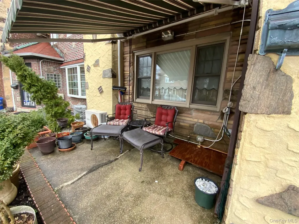 4705 189th Street Flushing NY 11358