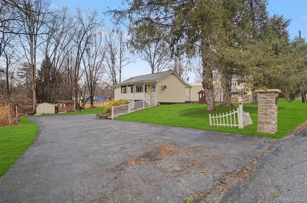 13 Kobelt Drive Wallkill NY 12589