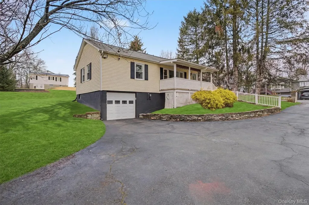 13 Kobelt Drive Wallkill NY 12589