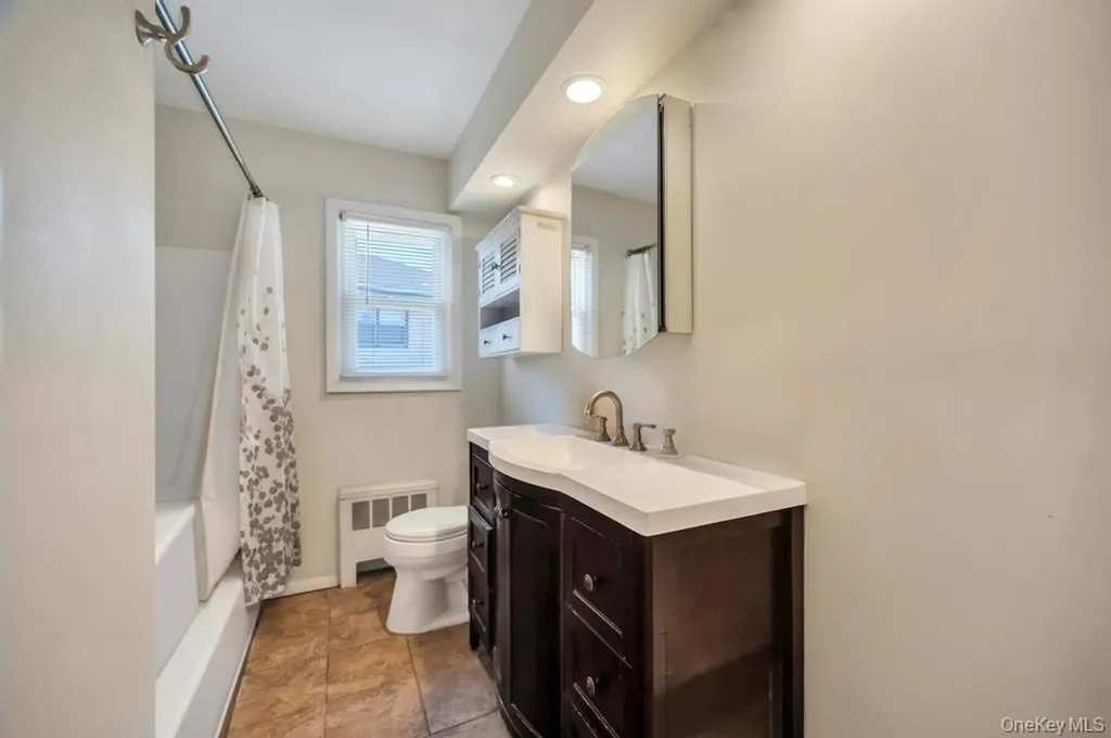 644 Broadway Road Bethpage NY 11714