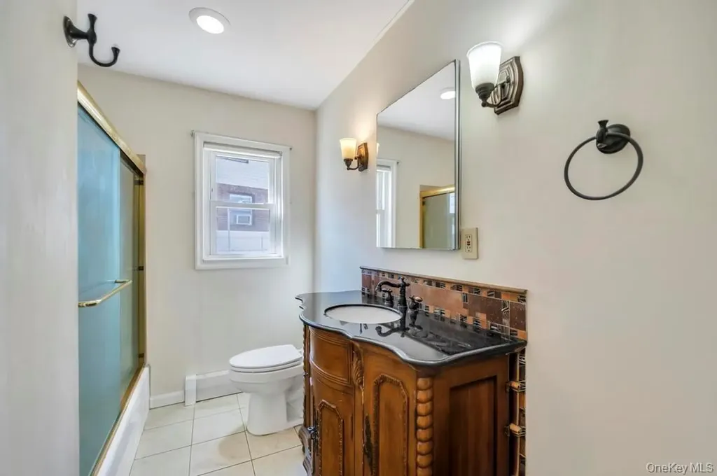 644 Broadway Road Bethpage NY 11714