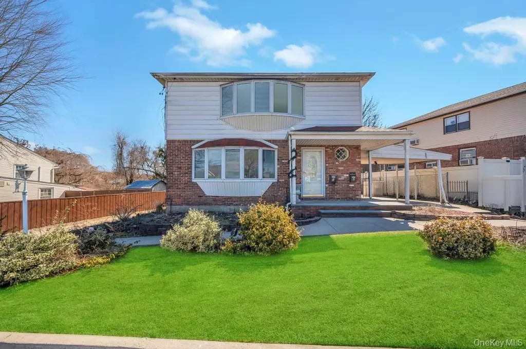 644 Broadway Road Bethpage NY 11714